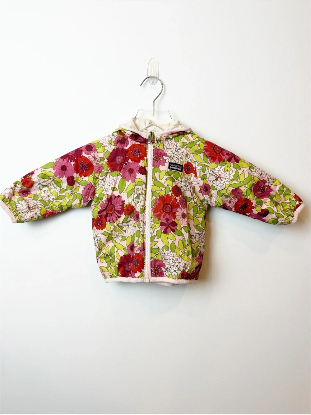 Patagonia | Girls' Reversible Puff Ball Down Jacket in Floral Cream